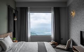 Two Easy Inn